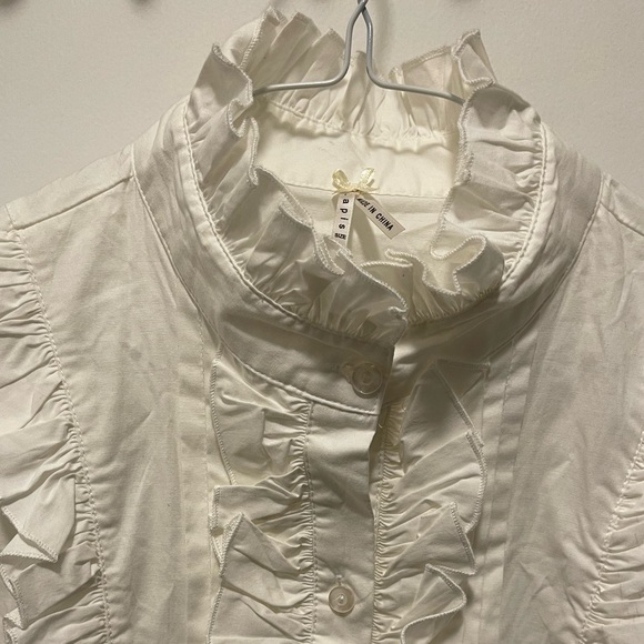 White ruffle blouse. - Picture 3 of 7